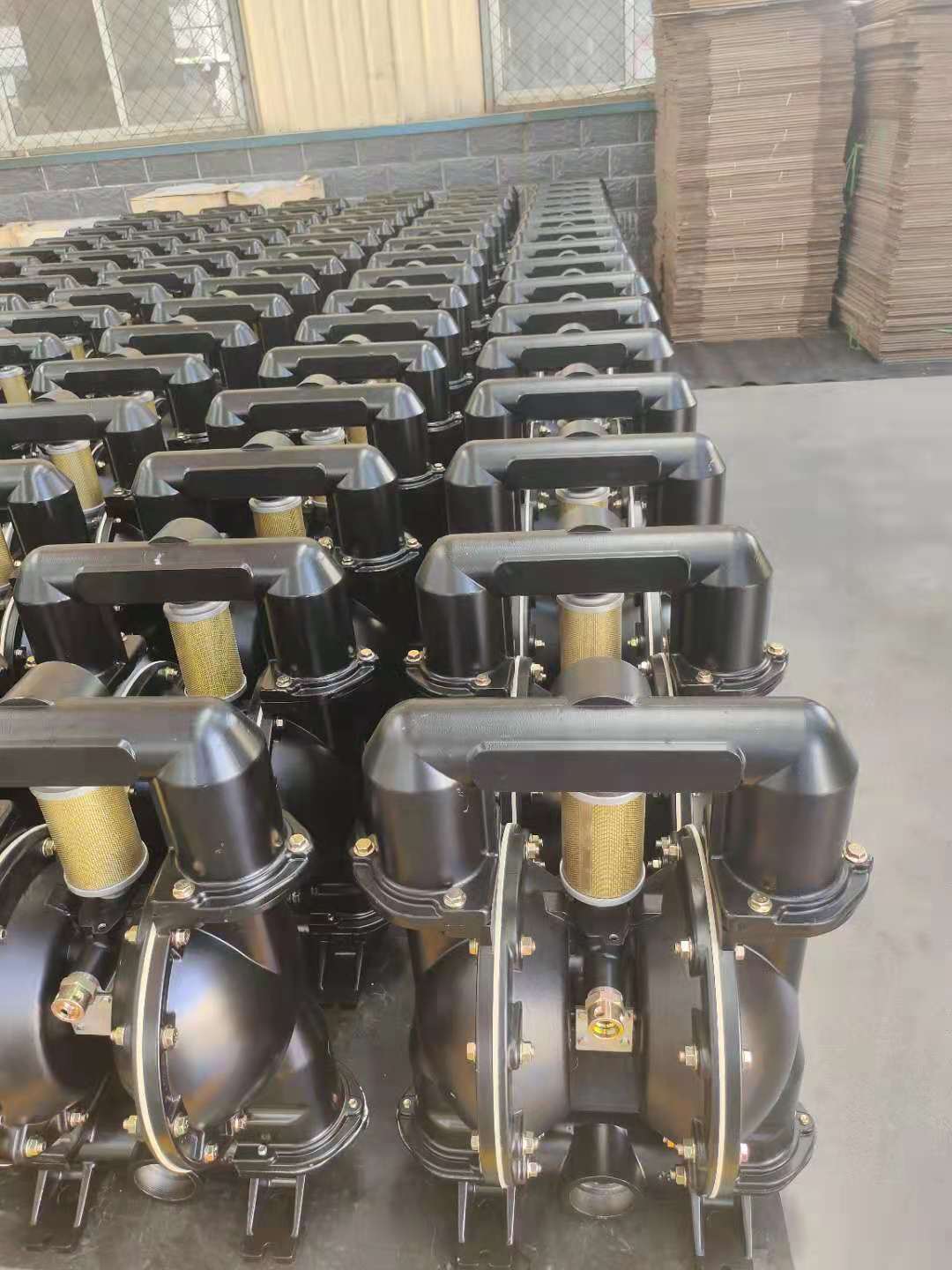 我公司生产气动隔膜泵主要有1.5寸/2寸/3寸