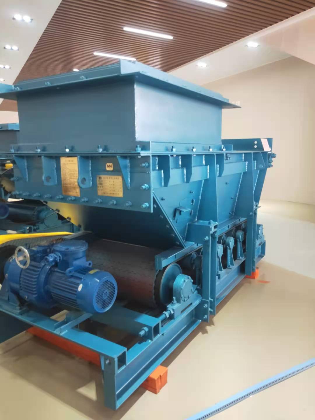 GLD2200/7.5变频甲带给煤机 K4锰钢甲带 高猛履带