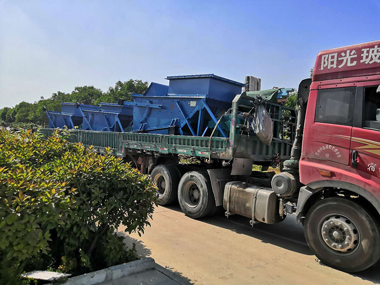 煤矿储煤漏斗卸煤用GLW800/11/S自流式往复式给煤机