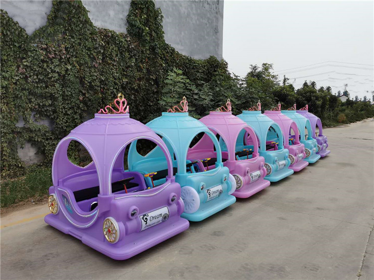 厂家直供儿童发光碰碰车新款梦幻公主车