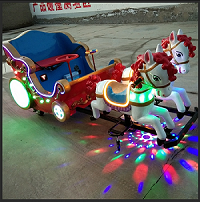 新春全家都可车乘坐的一款游乐车皇家马车