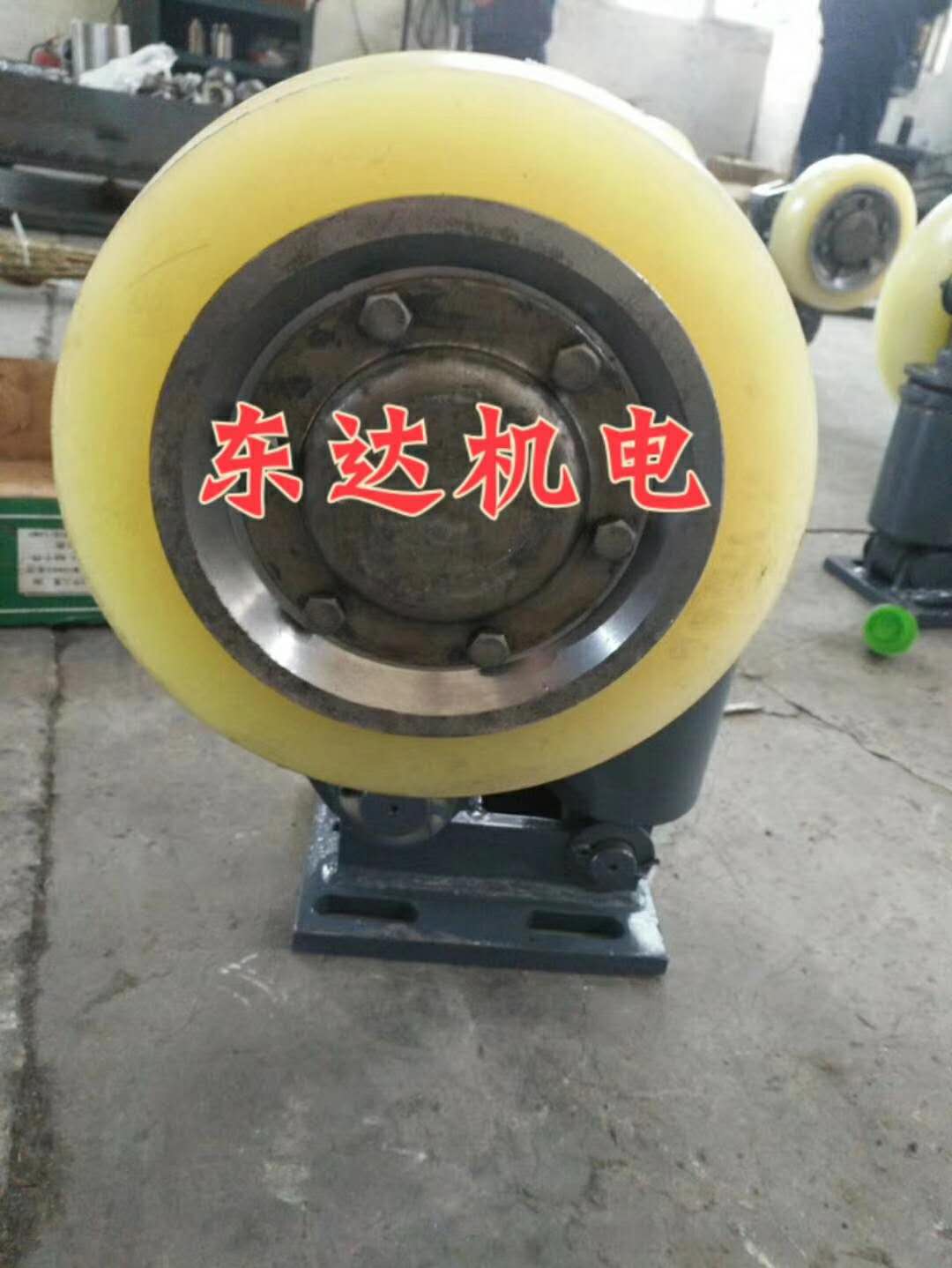 立井副井用300罐笼滚耳,碟簧缓冲LS双轮滚轮罐耳