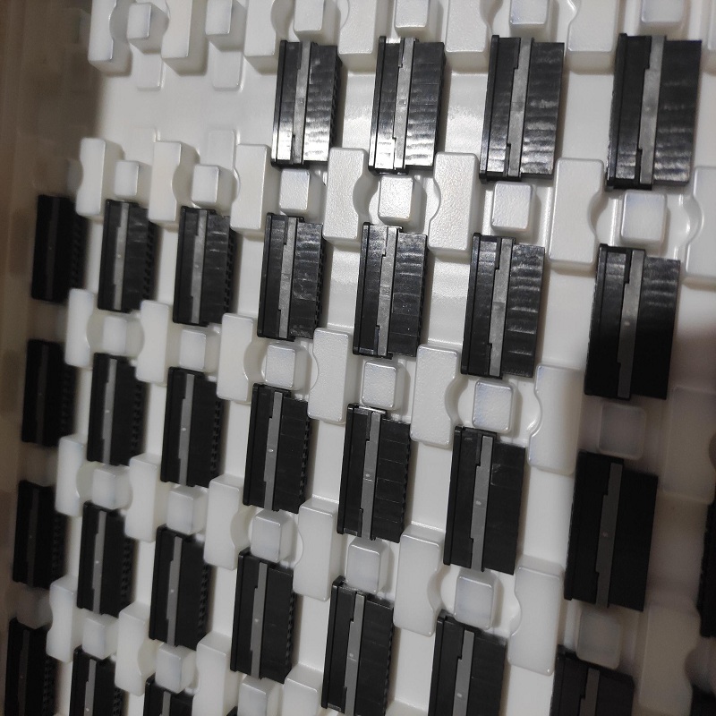 ZG05L2-12S-1.8HU/R新能源汽车连接器