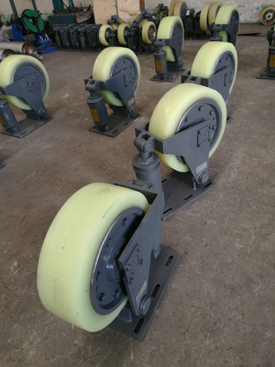 S42.5双轮滚轮罐耳 碟簧缓冲滚轮罐耳