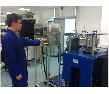 充电车辆模拟碾压试验装置 车辆插头承受车辆碾压能力测定