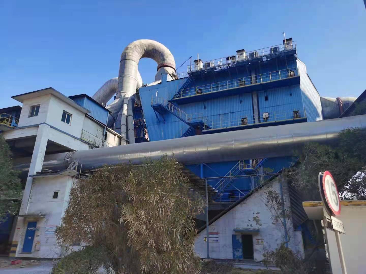 保定回收化工厂设备求购旧生产机械设备打包收