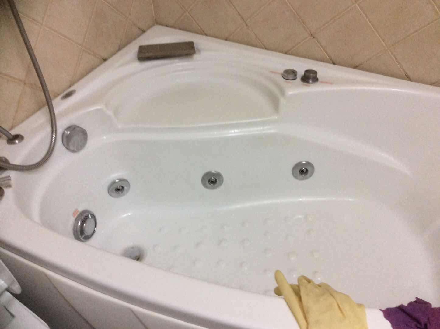 上海宝山区华美嘉浴缸维修56621126顾村浴缸漏水维修