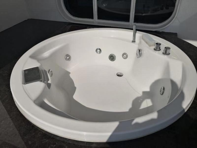 上海南汇华美嘉浴缸维修56621126惠南镇维修浴缸