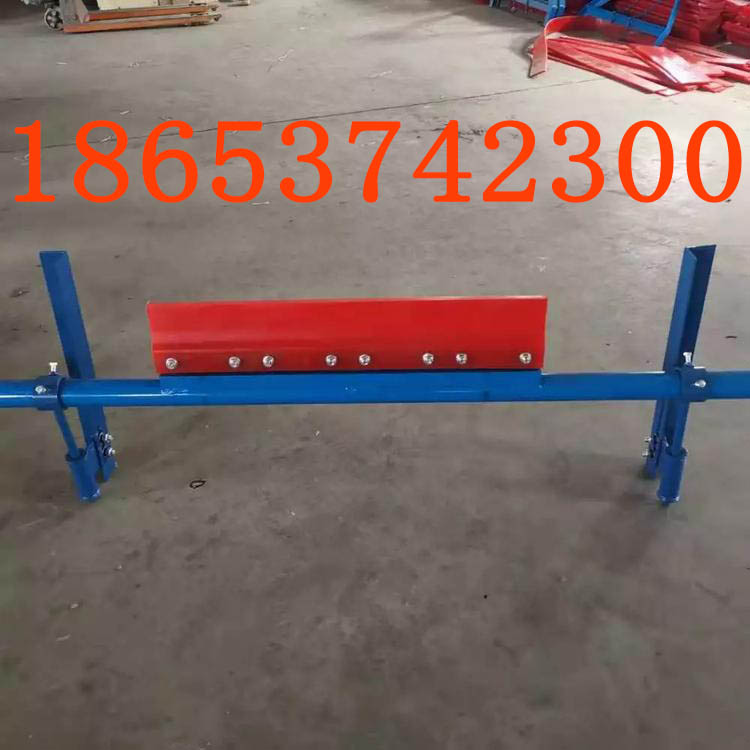 生产P-800型耐磨电动聚氨酯输送机二级清扫器 皮带清扫器