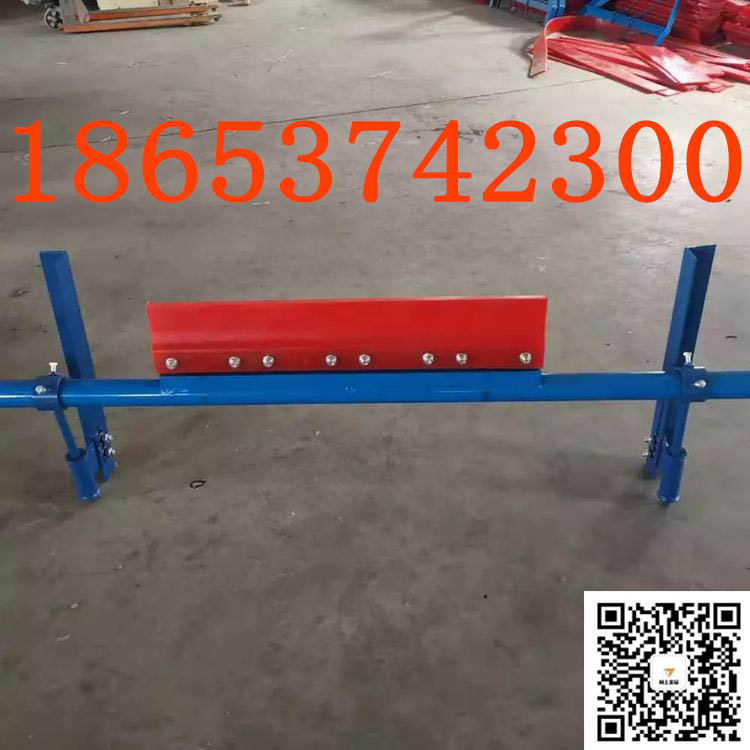 山东旋转滚刷式电动清扫器厂家 皮带机B1600滚刷清扫器