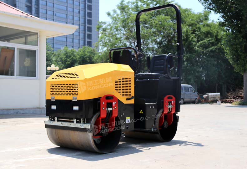 sdxg 2t座驾压路机 XYL-900