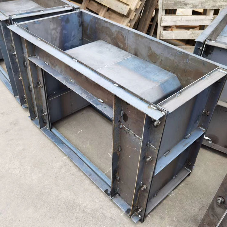 河岸流水槽模具尺寸标准,混凝土浇筑流水槽模具牢固耐用