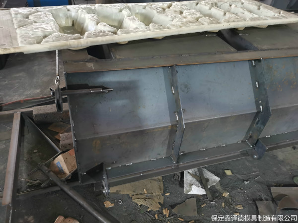 阶梯砌块护坡模具安全可靠,阶梯砌块钢模具款式多样