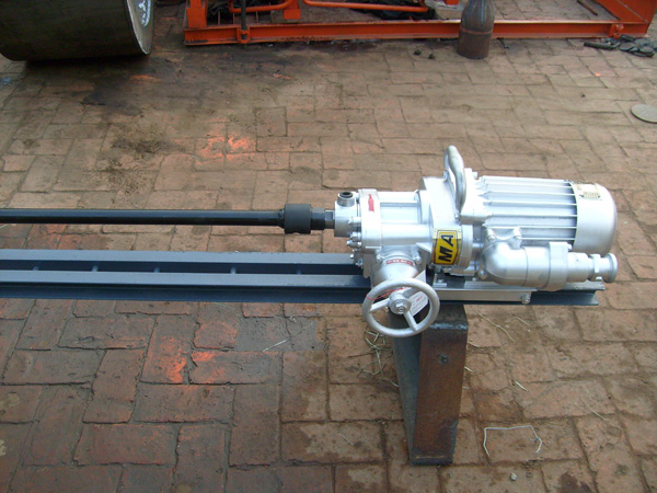 供应兴顺小型顶管机 220V小型顶管机 顶管机厂家