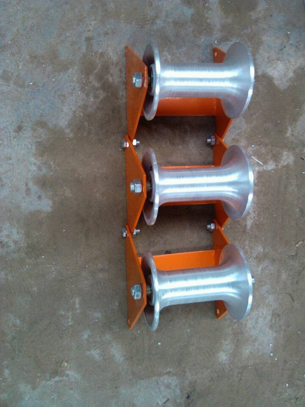 三联电缆滑轮，坑口保护滑轮，电缆地面直线滑轮（钢管高架）