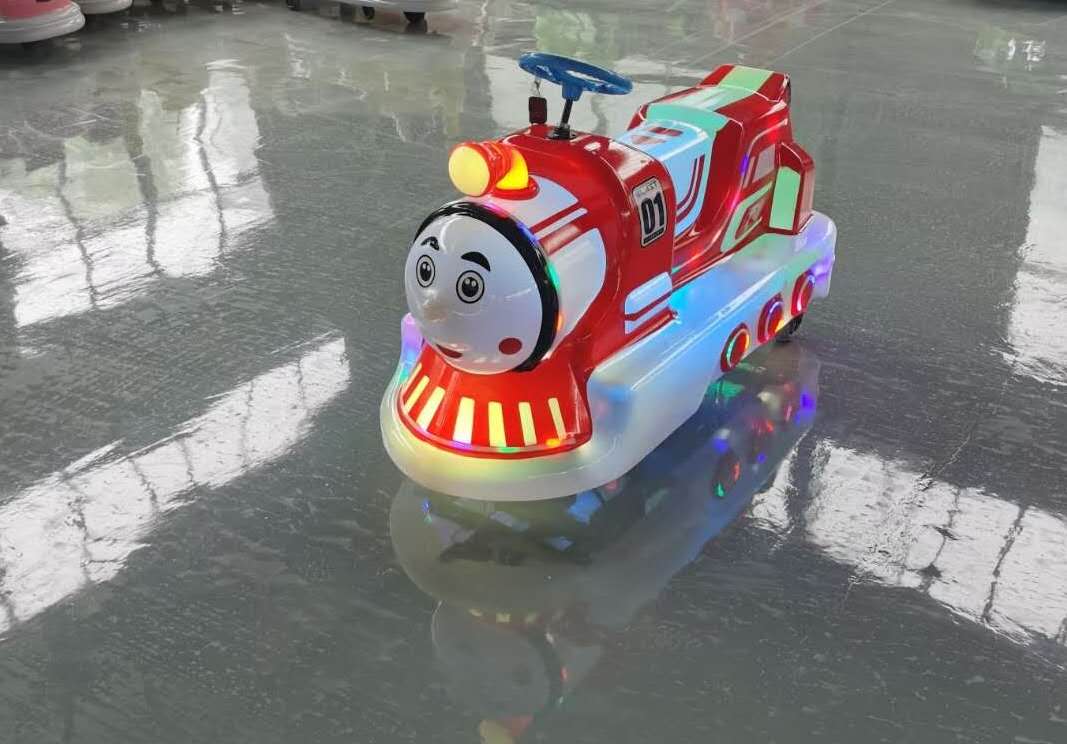 广场摆摊儿童玩具车双人亲子游乐炫酷小火车碰碰车