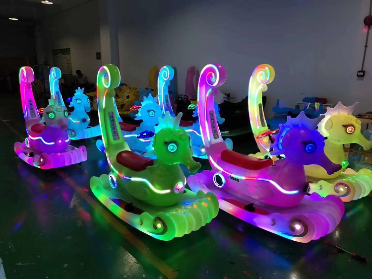 儿童广场碰碰车游乐设备热卖小型游乐设备海马贝贝