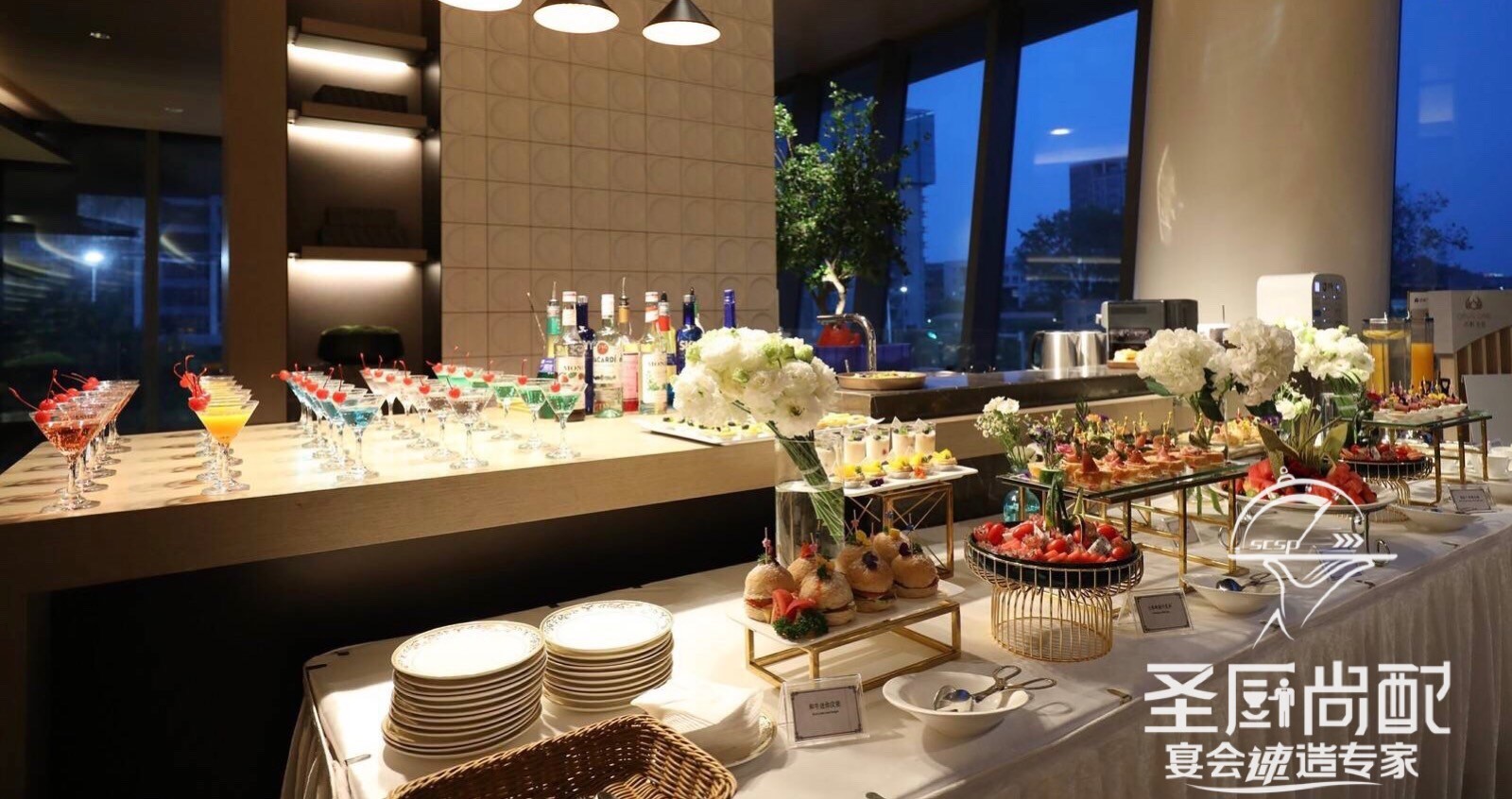 家宴外卖厨师到烩晚会用餐配送餐饮配送