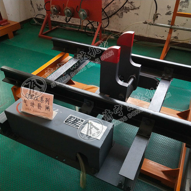 QWZC6气动卧闸羊角阻车器,不倒翁阻车器