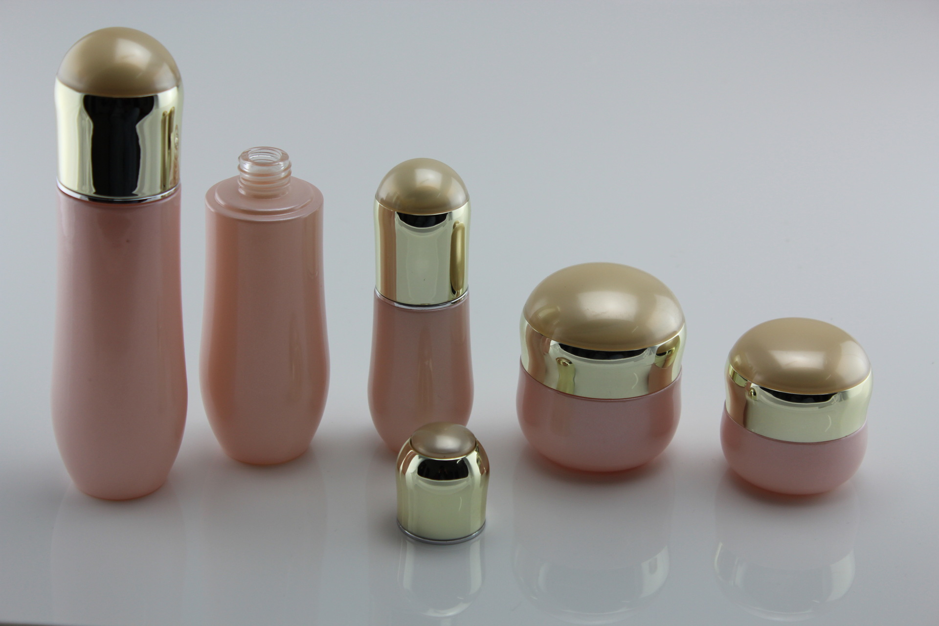 广州玻璃瓶烤漆厂,广州玻璃瓶喷漆厂,广州玻璃瓶喷涂厂